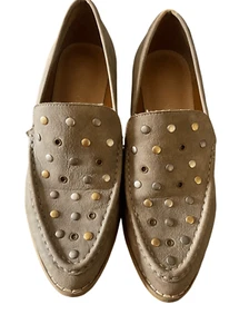 Mocasines sin cordones Mi.im para mujer de cuero topo con punta de almendra detalle tachonado talla 8 - Imagen 1 de 12