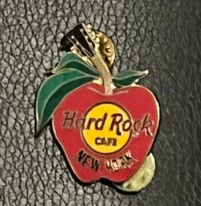HARD ROCK CAFÉ Pin Insignia NUEVA YORK Guitarra Apple - Imagen 1 de 2