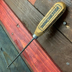 Pick de hielo publicitario Winchester, mango de madera, acabado antiguo - Imagen 1 de 4