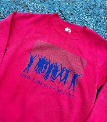 Sudadera De Colección Años 80/90 Nueva York Ciudad de Nueva York Ballet Rosa Gráfico Cuello Redondo EE. UU. XS/S Foto 1 de 4
