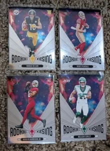 2024 Panini Phoenix - ROOKIE RISING INSERTO - Scegli la tua card - SPEDIZIONE GRATUITA - Foto 1 di 1