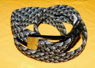 TECIDO ELÁSTICO TRANÇADO UNDER ARMOUR PRETO/CINZA COM ABAS DE COURO CINTO TAMANHO 42". - Imagem 1 de 4