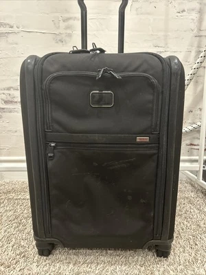 Tumi Alpha 3 - 22” CONTINENTAL Front Lid 4 Wheel Packing Suit Case - BLACK - Image 1 of 4