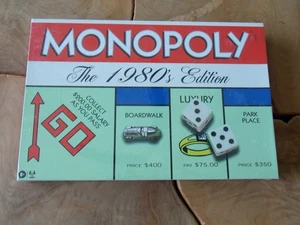 Monopoly Il Gioco Edizione Anni 80 "Con Pezzi Originali" SIGILLATO IN FABBRICA -Limitato- - Foto 1 di 2