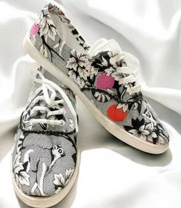 Ladies SIZE 8……TULA PINK……Custom Sneakers from her Collection Linework. New - Picture 1 of 9