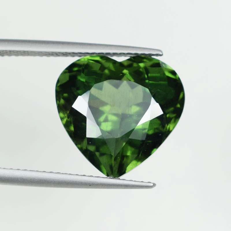 13,07 ct TONO WOW - MEJOR CORAZÓN MUSGO VERDE APATITA Corazón Ver Vdo N.7 Foto 1 de 2