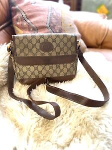 Auth Vintage Gucci Cross Body Brown MOnoGram Md ITaly Leather Purse Bag