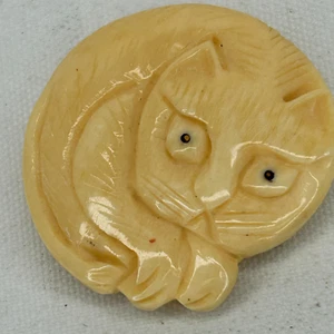 Vintage Bovine Bone Cat Bead 1" Diameter Double Sided Yellow Hand Carved - Picture 1 of 3