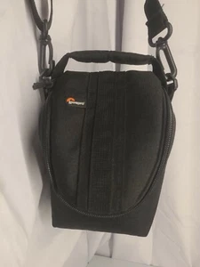 Lowepro Small Camera Case Adventura Zoom 100 w Shoulder Strap - Picture 1 of 3