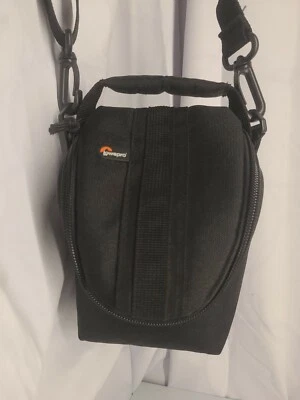 Lowepro Small Camera Case Adventura Zoom 100 w Shoulder Strap - Image 1 of 3