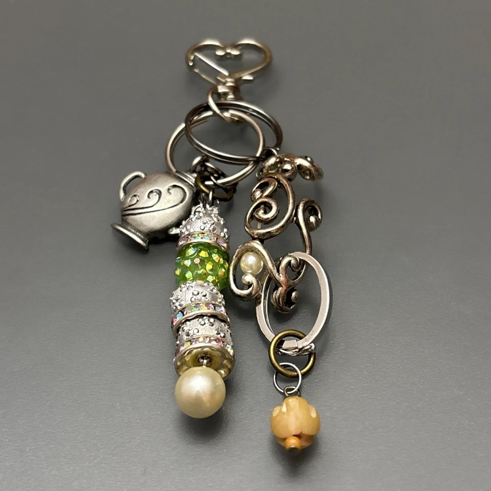 Llavero Hecho a Mano Monedero Dije Reciclado Vintage Joyería Pulseras y Pendientes Regalo Foto 1 de 4