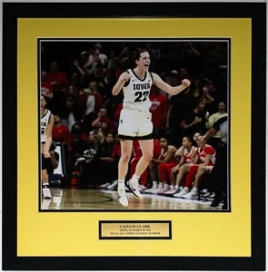 Caitlin Clark Iowa Hawkeyes Scoring Record Celebration 16x20 Photo Framed Plate - Picture 1 of 3