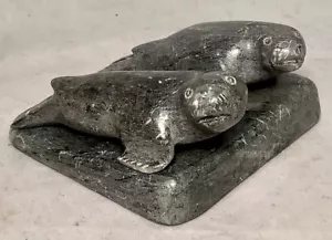 Vintage Signed Carved Soapstone Inuit Eskimo Art 2 Seals Back Flippers Move - Picture 1 of 6