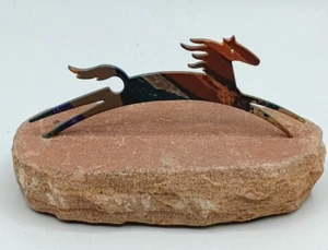 Vintage Lazart Spirit Pferd Metallkunst Miniatur Skulptur auf Sandstein montiert - Bild 1 von 9