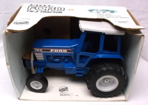 Ertl Ford TW-5 Diecast 1/12 Scale Ford Tractor - Picture 1 of 4