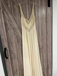 Vintage OLGA BodySilk Beige Sweep Nightgown Nylon Spandex USA Lace 9295 Sz M - Picture 1 of 7