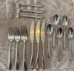 Oneida Solefield zufälliges 14-teiliges Edelstahl-Silberbesteckset strapazierfähiges Besteck - Bild 1 von 5
