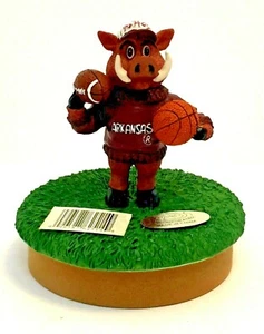 NUEVO Young's Inc. Arkansas Razorbacks Cerdo Fútbol y Baloncesto Candelabro - Imagen 1 de 11