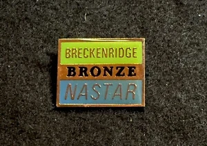 Pin de esquí BRECKENRIDGE BRONCE NASTAR insignia COLORADO recuerdo viaje - Imagen 1 de 3