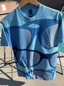 10 DEEP "be cool, sunglasses" ocean blue tee T-shirt in Small