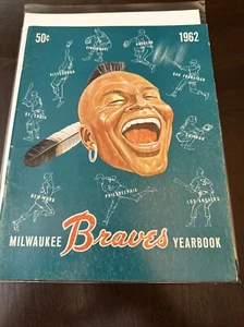 Vintage 1961 Milwaukee Braves Yearbook Hank Aaron Spahn - Picture 1 of 7
