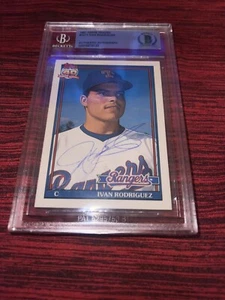 Ivan Rodriguez Signed 1991 Topps Traded Trading Card Rookie Rangers Beckett - Picture 1 of 2