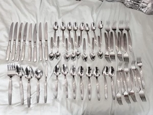 ONEIDA MALIBU WITH RIDGES STAINLESS 53 PIECE SERVICE FOR 8 WITH SERVING PIECES - Picture 1 of 22