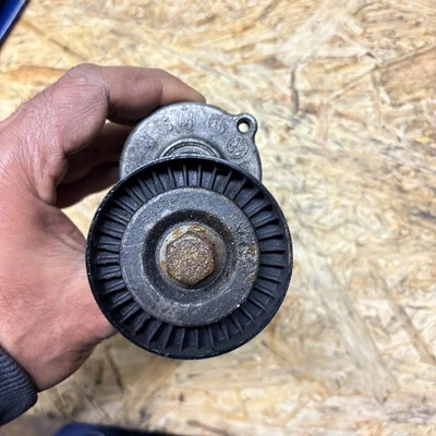 VOLKSWAGEN GOLF 2008-2012  BELT TENSIONER PULLEY 038903315AH - Image 1 of 4