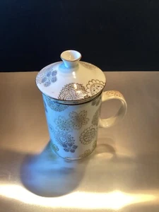 5 3/4" große chinesische Teekanne, hellbeige. - Bild 1 von 5