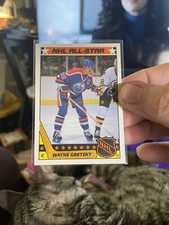 1986-87 Topps First Team All Star Selection Sticker - Wayne Gretzky #5 - MINT