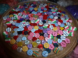 100 Mixed Resin Buttons includes patterned, heart, flowers, stripes and checks