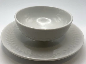 Vtg Shenango China, Carlton, White Laurel Leaf Gravy Boat W/Attached Underplate - Picture 1 of 6