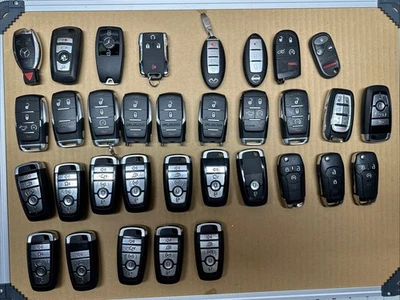 Key Fob Lot : Ram & Ford & Mercedes BMW Honda   Chrysler Jeep : Keyfob Oem Lot - Image 1 of 4