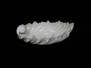 Schale Lenox China weiß Blattform Schale geformt Creme Süßigkeiten Nuss USA Akanthus - Bild 1 von 9