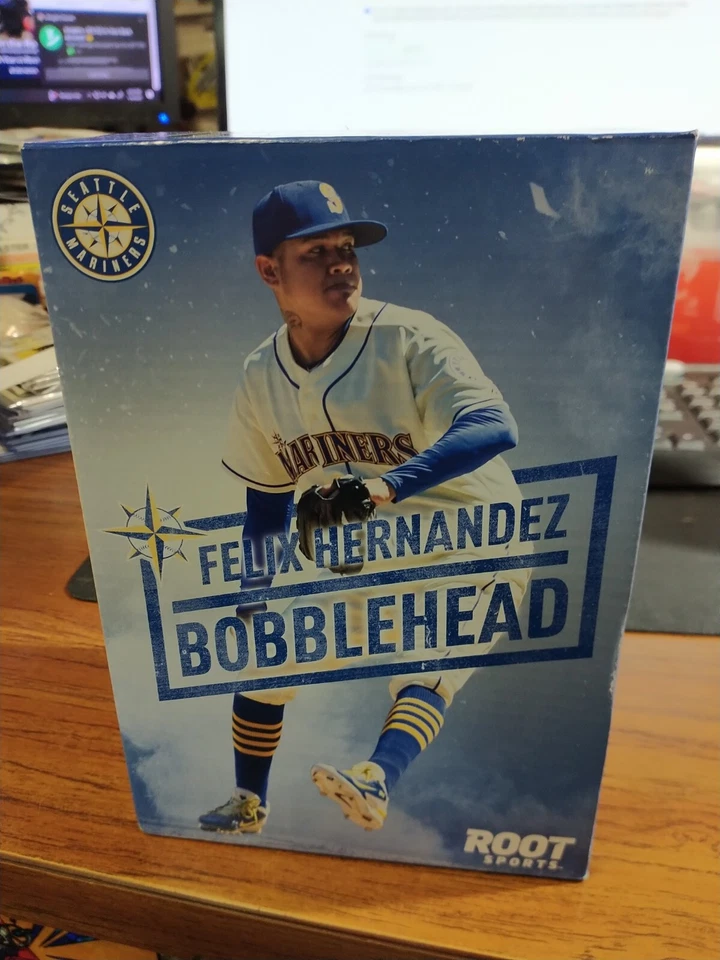 2016 Felix Hernandez Seattle Mariners Stadium Bobblehead Giveaway Root Sports Foto 1 de 4