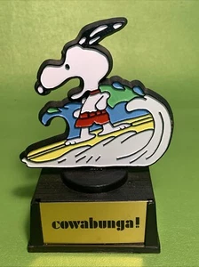 Vintage Aviva Peanuts Snoopy Surfing Trophy Cowabunga Surfboard 1958 A - Picture 1 of 15