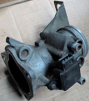 Saab 9000 CS 1994-1997 carrocería de acelerador no turbo 2,3 L 4 cilindros 910761 Foto 1 de 4