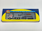 HO Athearn P&O Nedlloyd 20' Container W/Chassis & Freightliner Tractor #1 92131