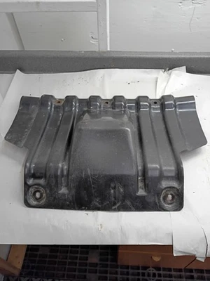 GMC Yukon XL 2000 5,3 L 4x4 travesaño delantero protector contra salpicaduras placa de deslizamiento 15049190 Foto 1 de 4