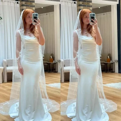 Vestidos de novia de sirena con hombros descubiertos tren de barrido simples vestidos de novia de satén Foto 1 de 4