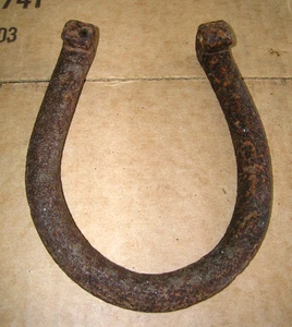 Horseshoe Antique Horse Equestrian Rustic Country Home Western Decor Round Rod - Picture 1 of 5