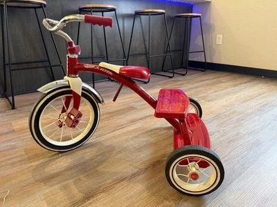 Radio Flyer Retro Vintage Rojo Triciclo Radios Ruedas Marco Acero Modelo 33 Foto 1 de 4