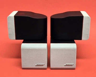 Altavoces Bose Redline Blanco y Negro Doble Cubo Acoustimass ~ Par ~ Probados ~ En muy buena condición Foto 1 de 4