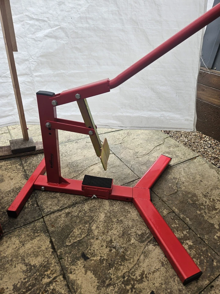 Workshop tyre bead breaker and tyre balan - Image 1 of 4