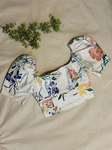 Urban Outfitters Elsie White Floral Cropped Puff Sleeve Top Size Small Summer - Picture 1 of 7