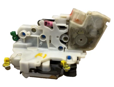 1997 1998 1999 2000 INFINITI QX4 Right Front Door Latch - Rh - OEM: 805025P01A - Image 1 of 4