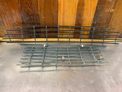 Fiat 124 Spider 1979-85 • Juego de parrilla delantera superior e inferior original, usado JF14 Foto 1 de 4