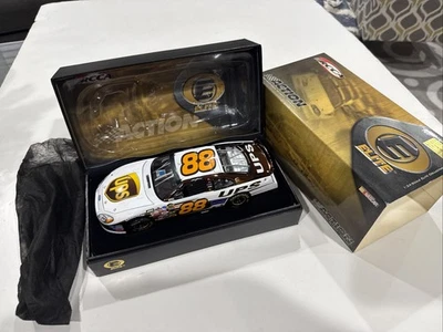 Ford Taurus RCCA Elite 2005 color cromo acción coleccionar Dale Jarrett #88 UPS Foto 1 de 4