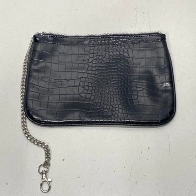 Cartera sin asas Aldo para mujer de cuero negro con relieve de cocodrilo plateado herrajes cadena Foto 1 de 4