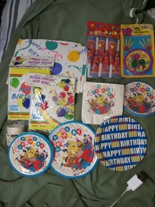 Konvolut Vintage Kinder Barney Sesamstraße Party Zubehör - Bild 1 von 13